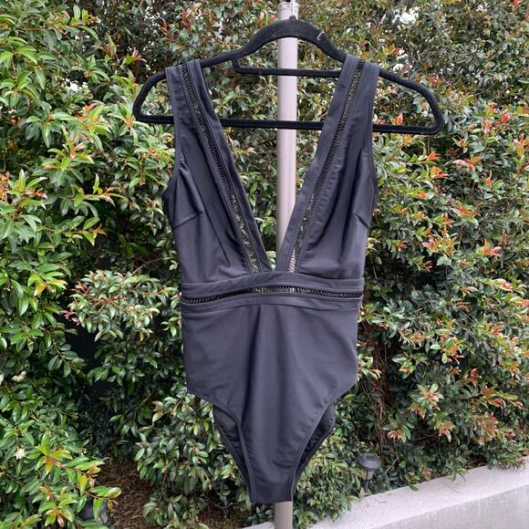 NWT Ted Baker London Secret Silhouette Black Pointelle Deep V OnePiece Swimsuit - Picture 4 of 9